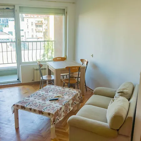 Prime Location With Free Parking Sofie