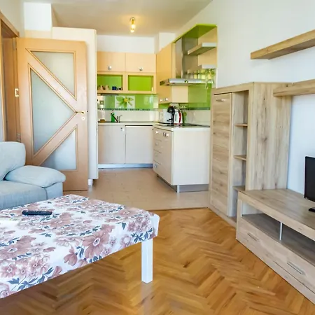 Prime Location With Free Parking Lejlighed *