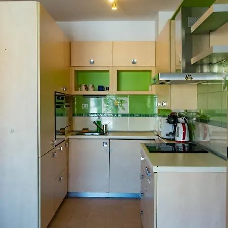 Prime Location With Free Parking Lejlighed *