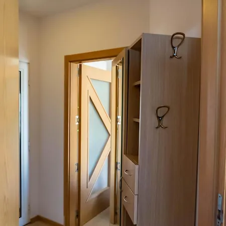 Prime Location With Free Parking Lejlighed *