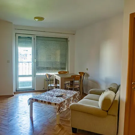 Prime Location With Free Parking Lejlighed *